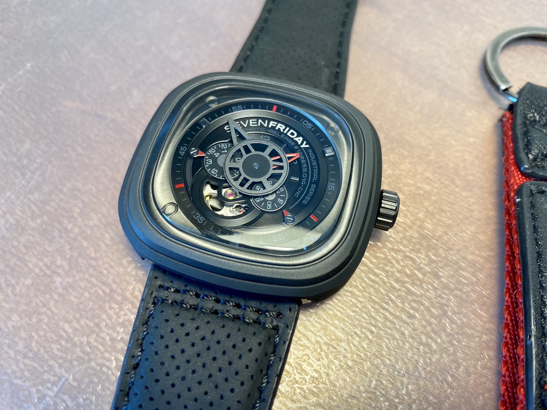 SEVENFRIDAY watch P3/01 men's  - Luxury Watch Holder For Men recension och pris