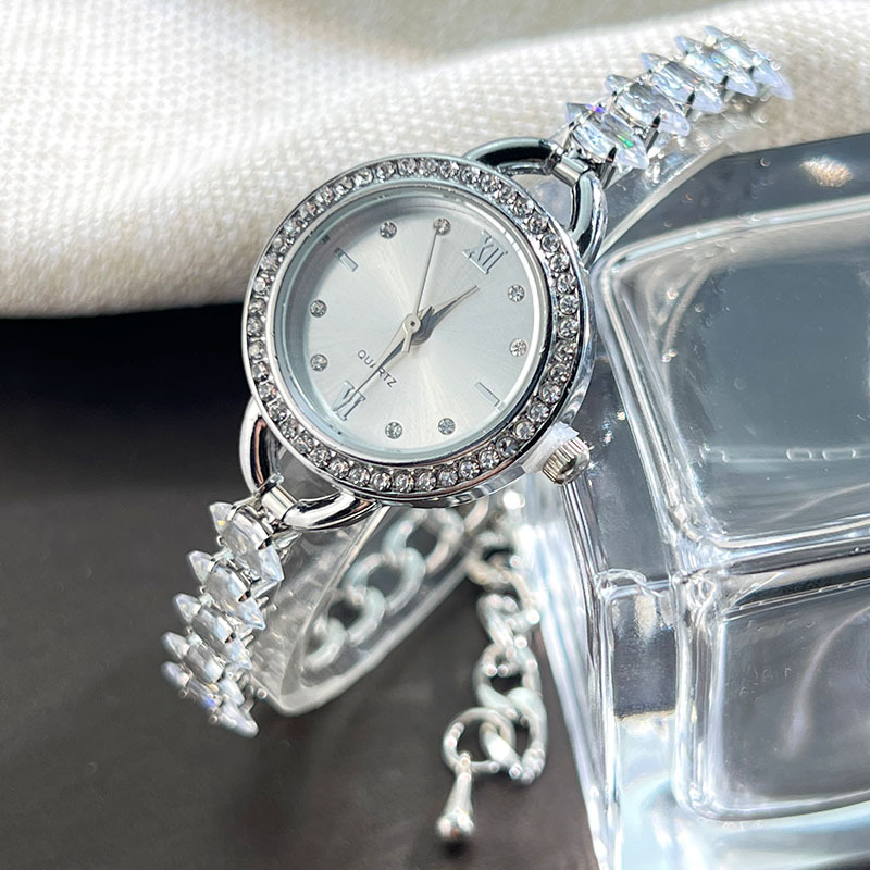 UTHAI CQ383 Fashionable Women  - Luxury Watch Straps recension och pris