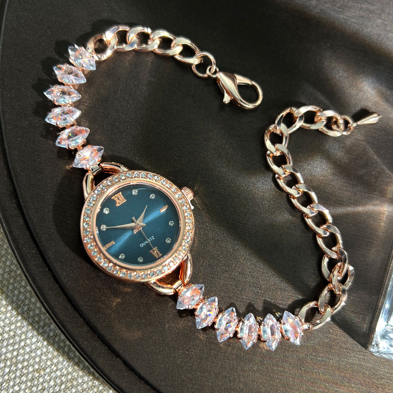 UTHAI CQ383 Fashionable Women  - Luxury Watch Straps recension och pris